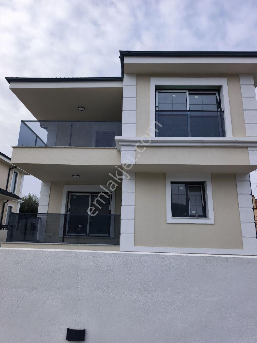 4+1 Satılık Müstakil Villa /özel Havuzlu /yerden Isıtma