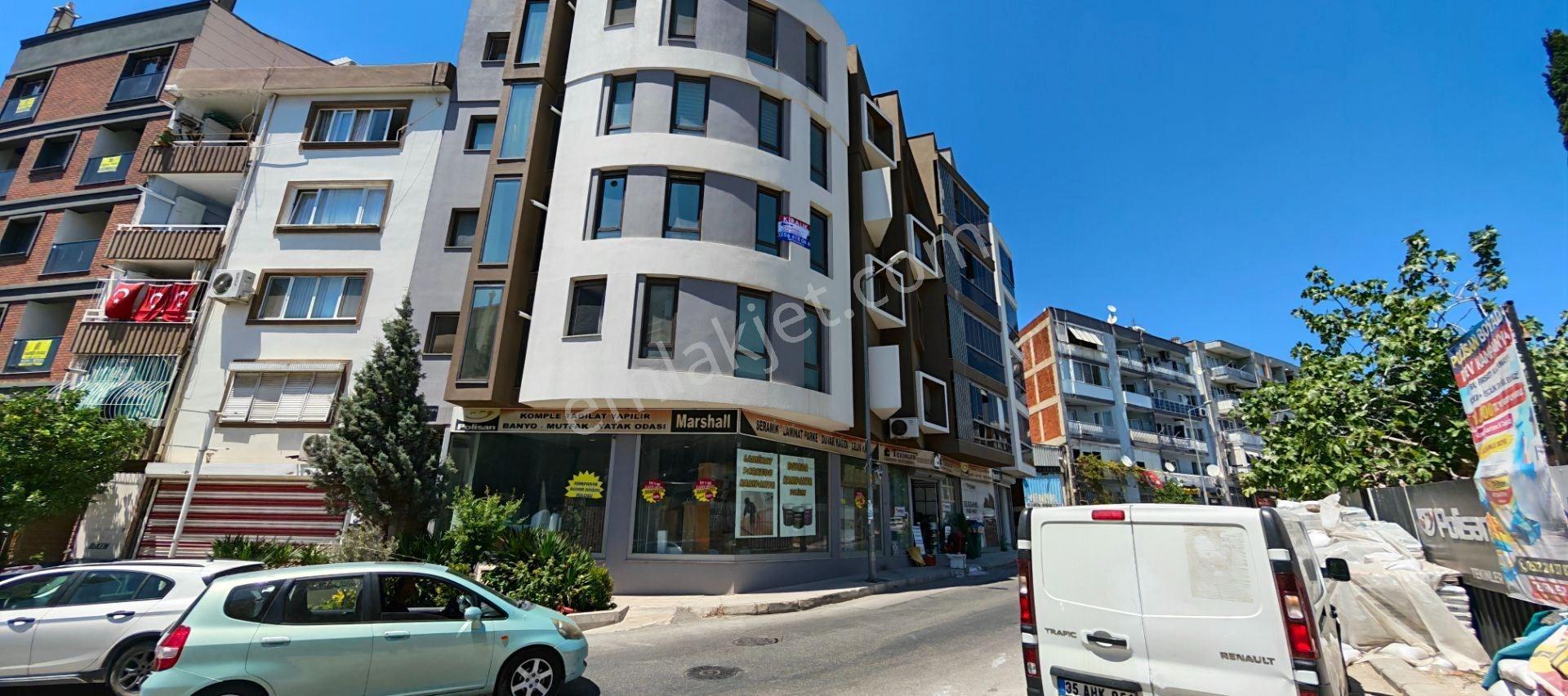 Bornova Merkezde Kiralık 2+1 Ara Kat Daire - Görsel 3