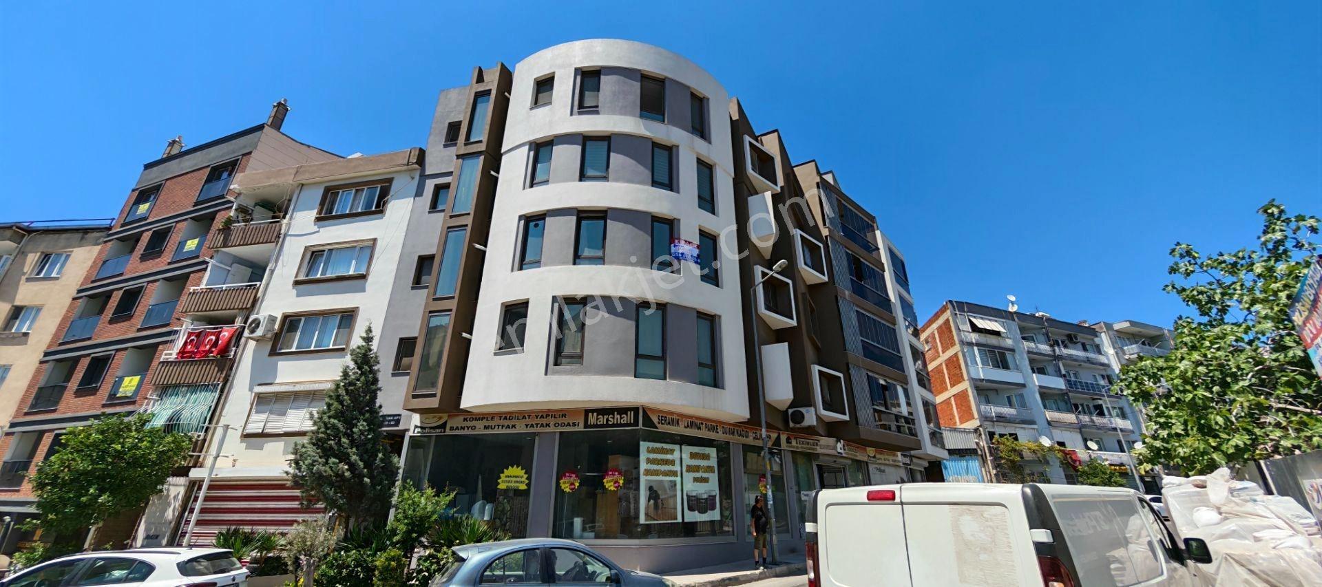 Bornova Merkezde Kiralık 2+1 Ara Kat Daire