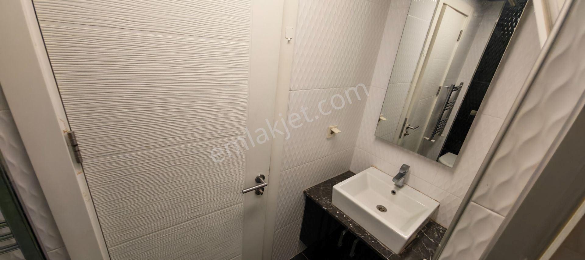 Bornova Merkezde Kiralık 2+1 Ara Kat Daire - Görsel 23