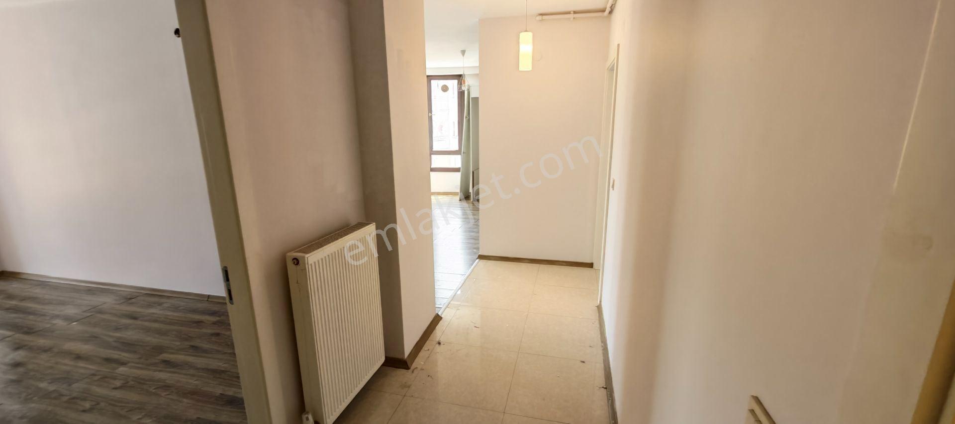 Bornova Merkezde Kiralık 2+1 Ara Kat Daire - Görsel 6