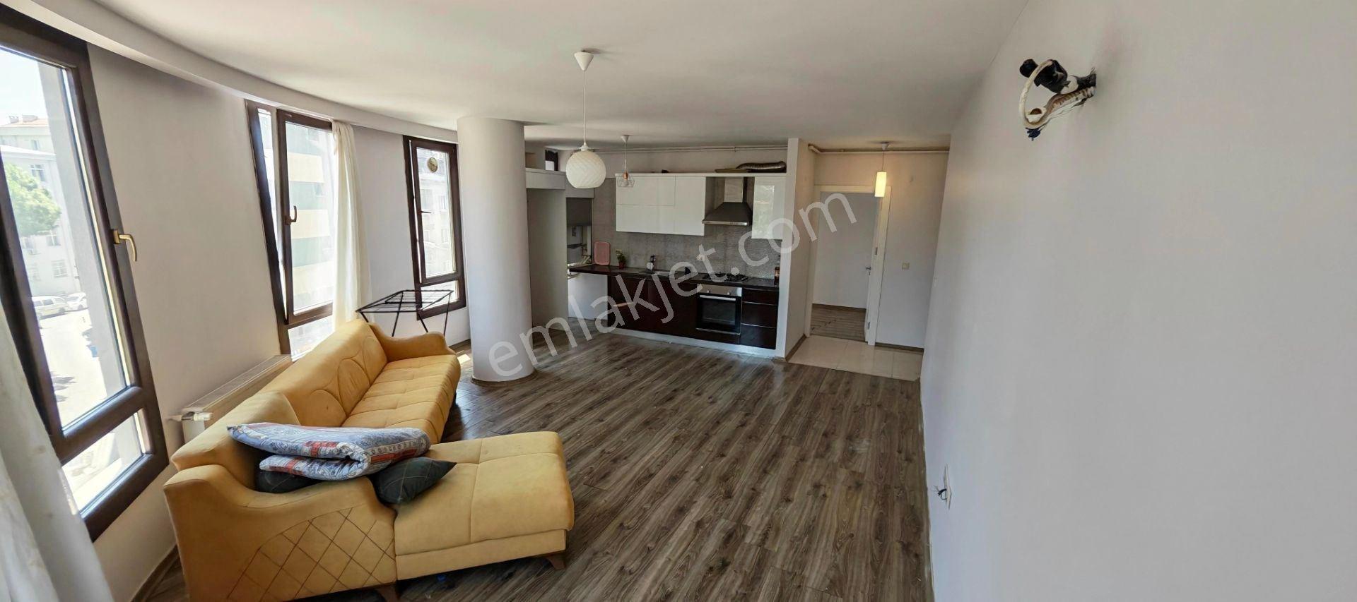 Bornova Merkezde Kiralık 2+1 Ara Kat Daire - Görsel 9