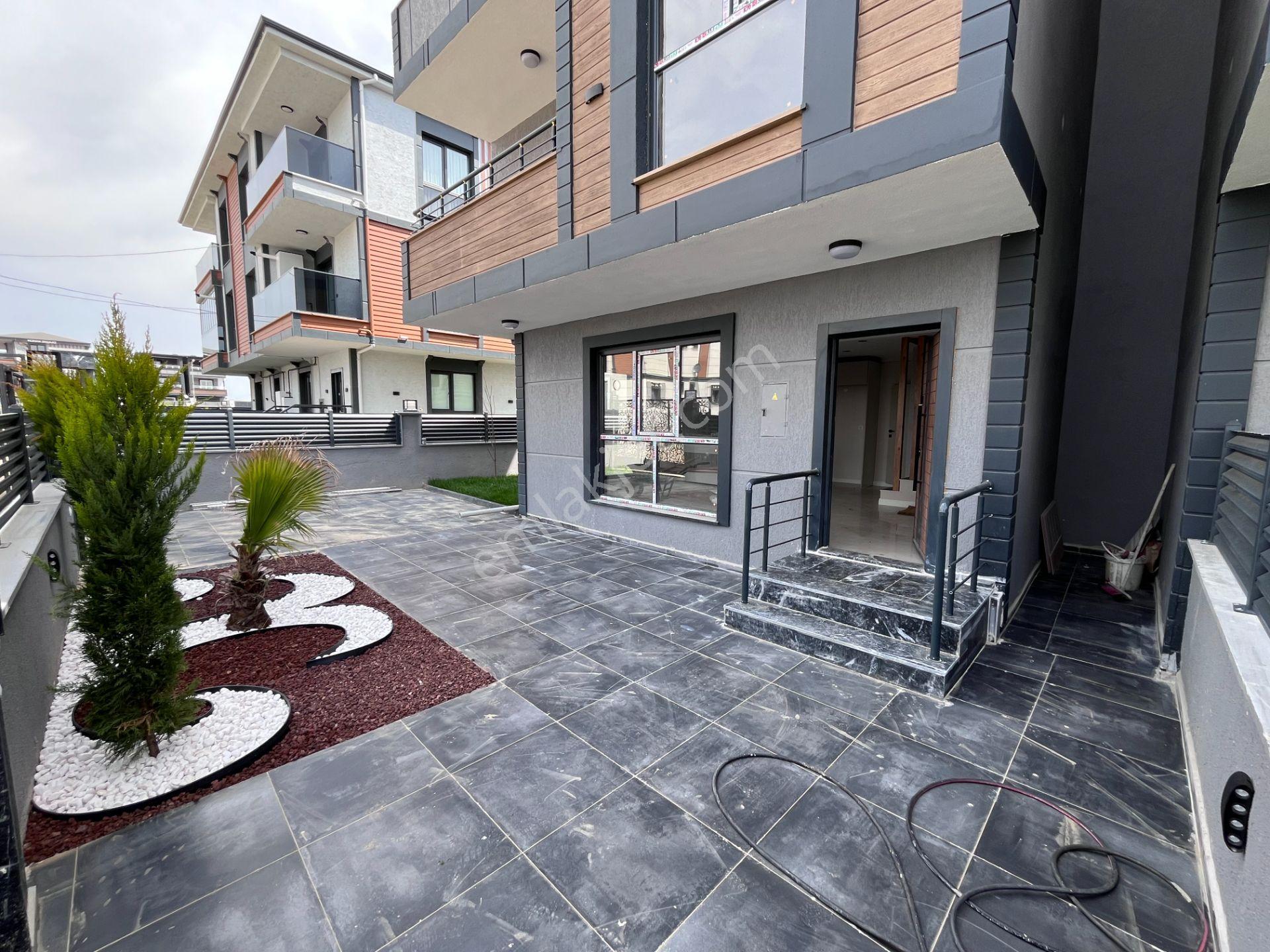 Müstakil Yeni Villaların Olduğu Bölgede İskanlı Muhteşem Villa - Görsel 9