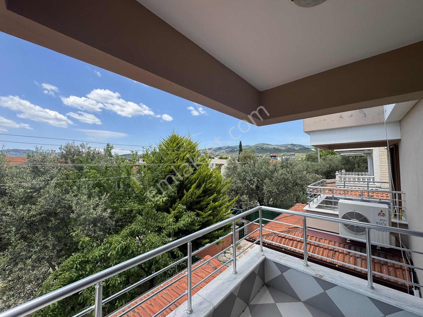 Güçlü Kardeşler Denize 150 Metre 3+1 Deniz Manzaralı Villa - Görsel 11