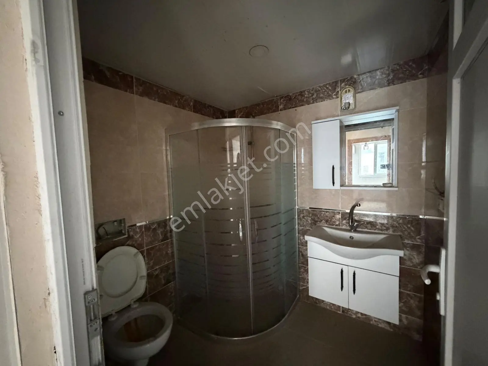 Yeşilderede Ferah 2+1 Ayrı Mutfaklı Kiralık Daire! - Görsel 2