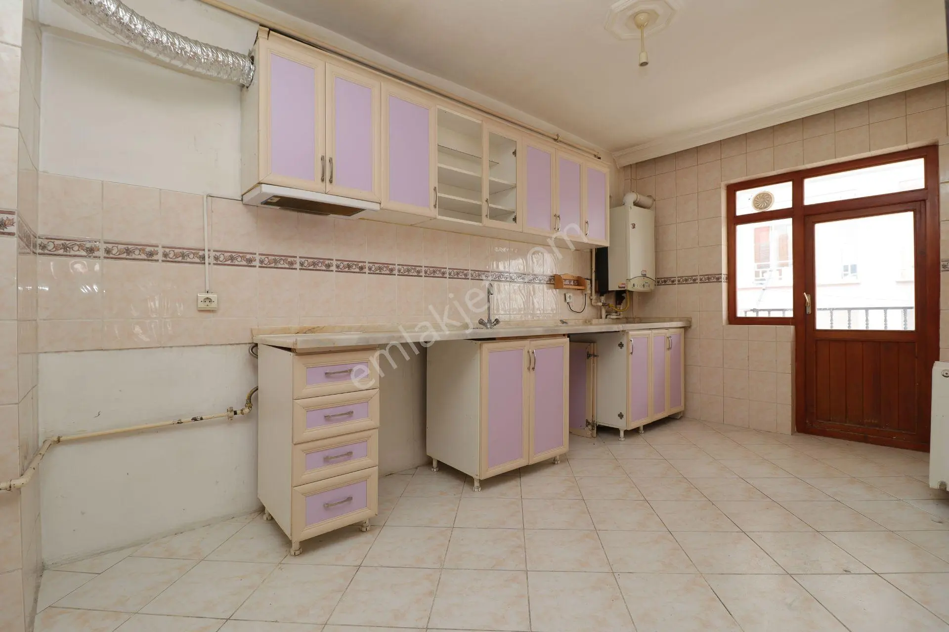 Akif'ten Atakent'te 14.cad.yakını Ebv. Banyolu 3+1 Kiralık Daire - Görsel 2