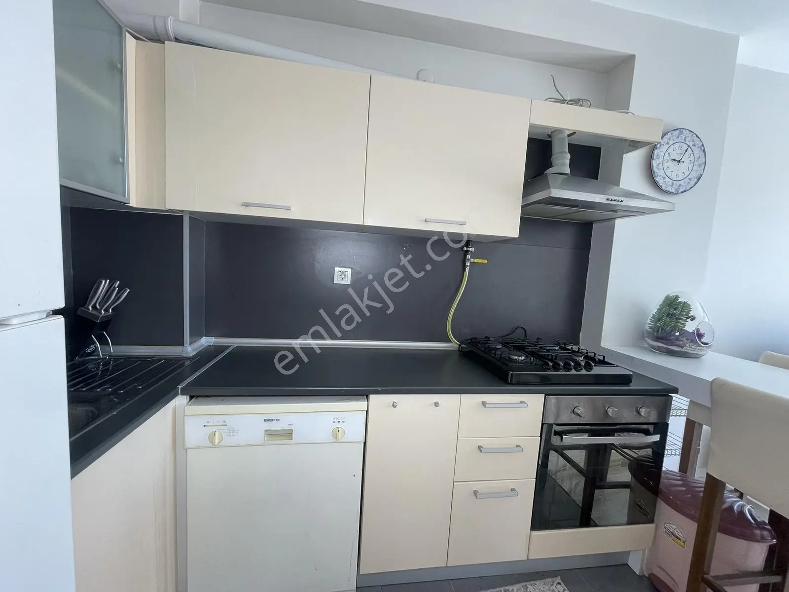 Kurtköy Loca Evlerinde Havuz Cepheli Full Eşyalı Kiralık 1+1 - Görsel 3