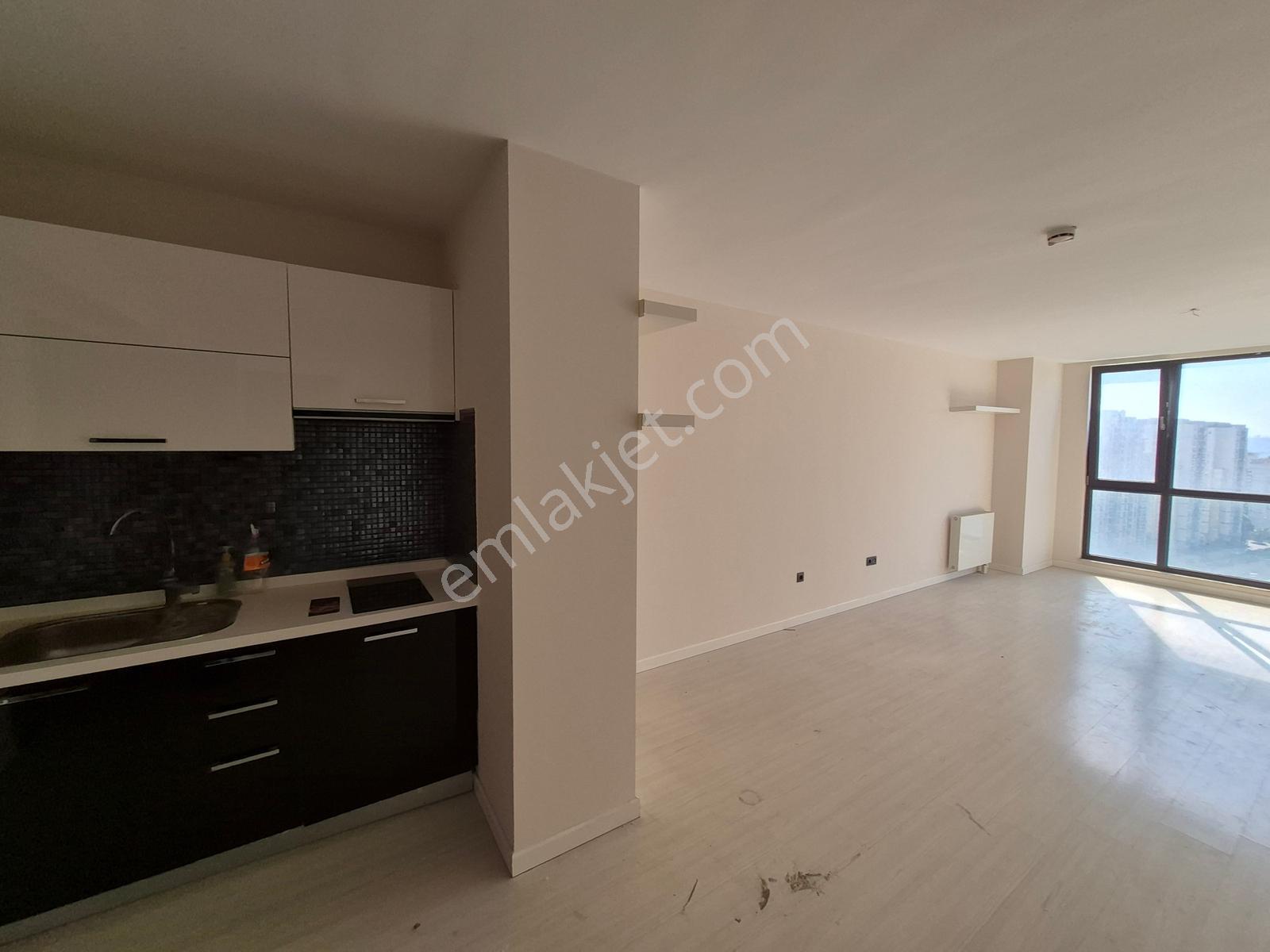 Küçükçekmece Cadde 24 Residance Kiralık 1+1 Boş Ofis Net 50 M² - Görsel 22