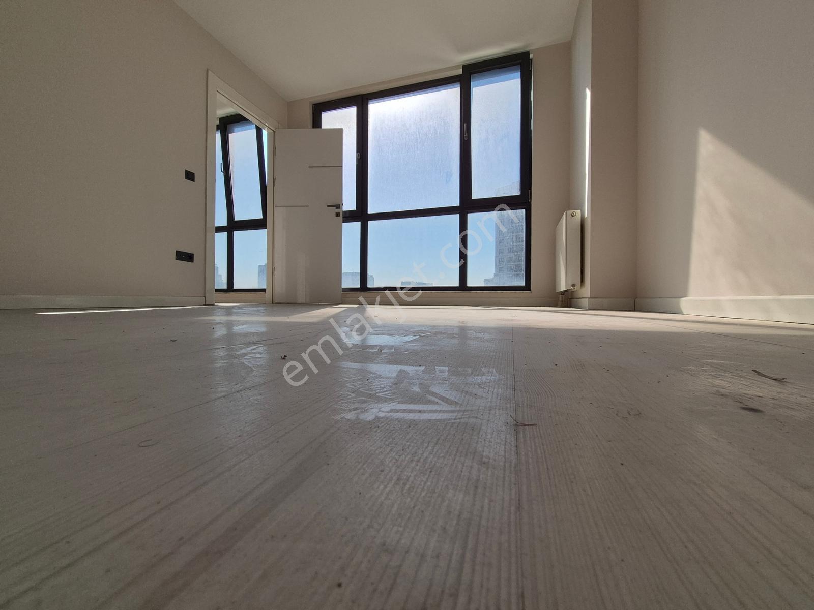 Küçükçekmece Cadde 24 Residance Kiralık 1+1 Boş Ofis Net 50 M² - Görsel 2