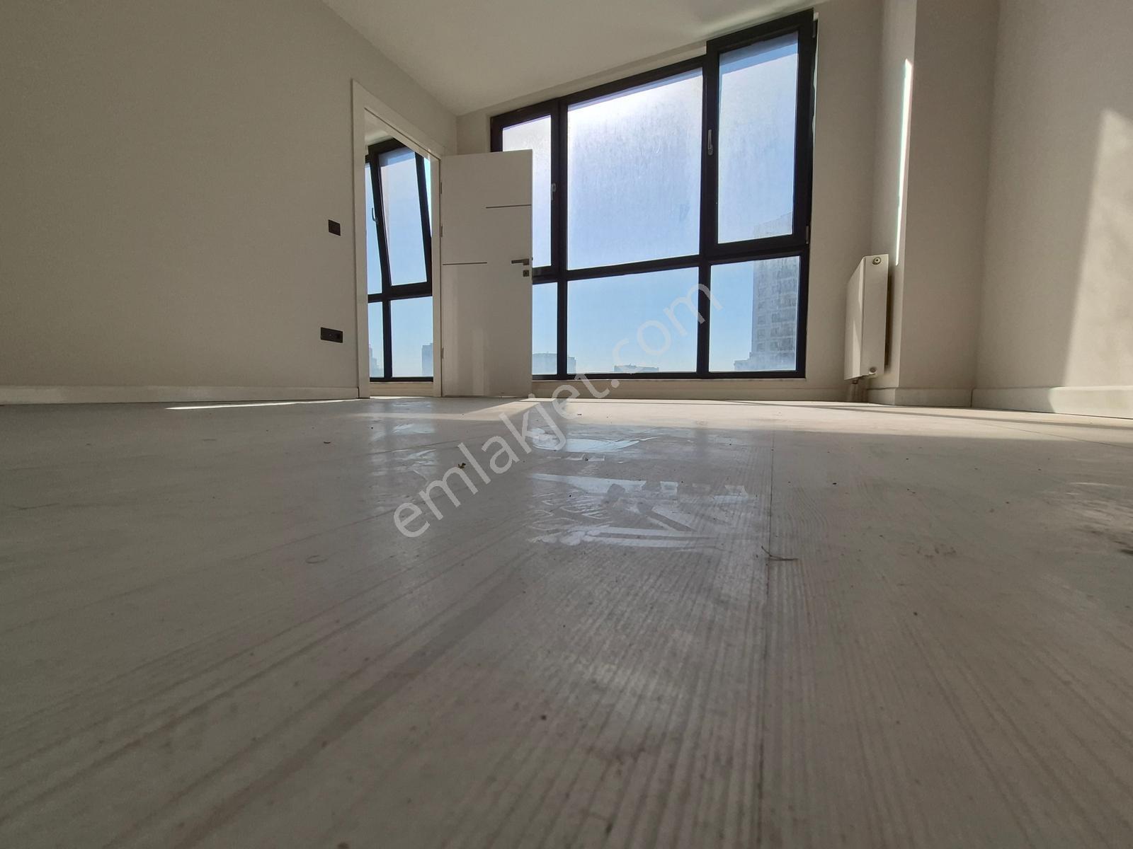Küçükçekmece Cadde 24 Residance Kiralık 1+1 Boş Ofis Net 50 M² - Görsel 31