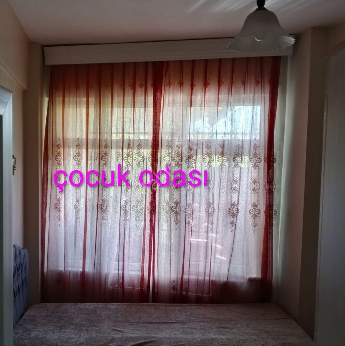 Kocamustafapaşa Yeni Çeşme Sokakta Bahçeli Satılık Daire - Görsel 4