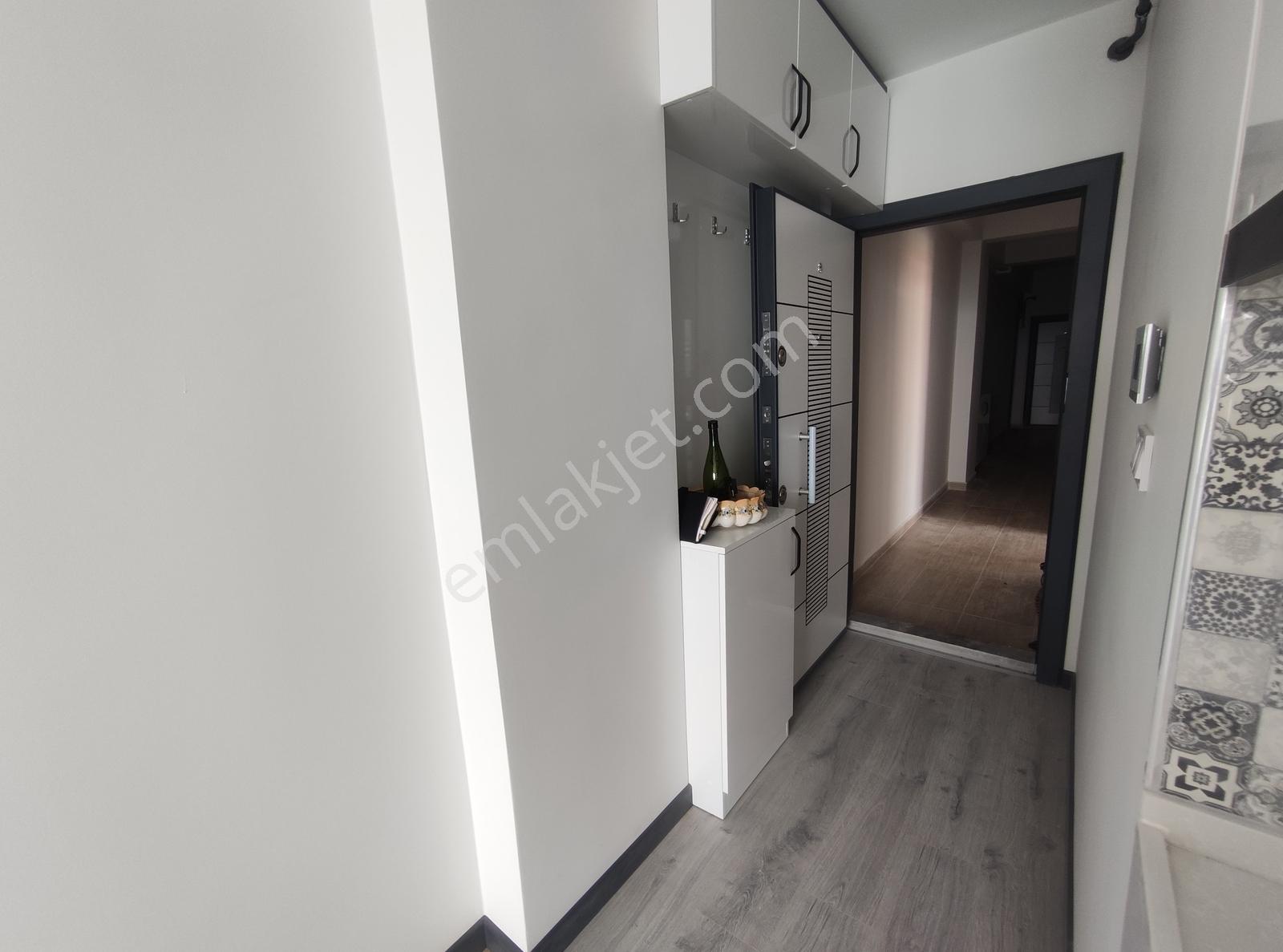 Değirmenaltı'nda Denize Ve Plaja Sıfır Ayça'dan Kiralık 1+1 - Görsel 24