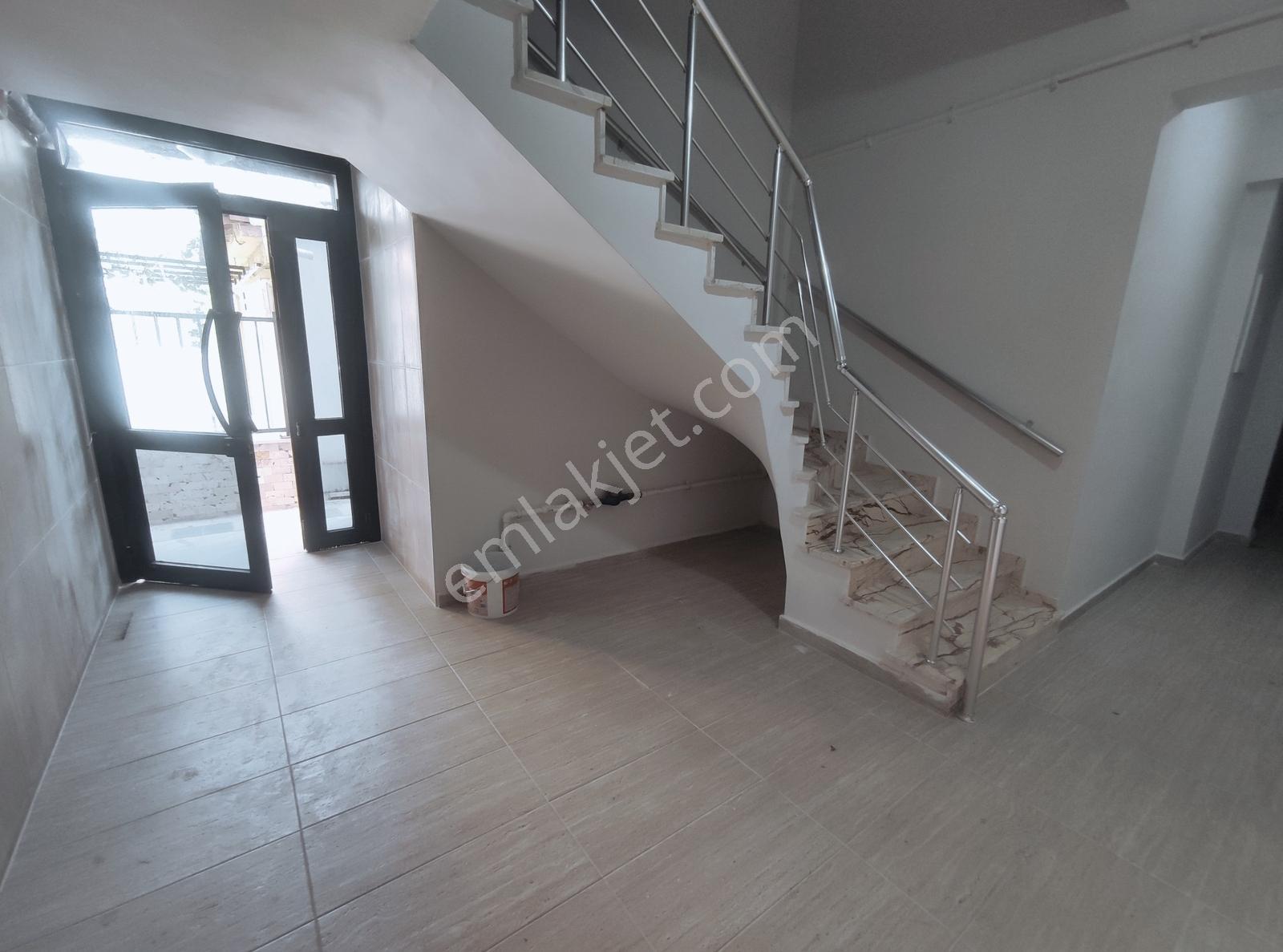 Değirmenaltı'nda Denize Ve Plaja Sıfır Ayça'dan Kiralık 1+1 - Görsel 5