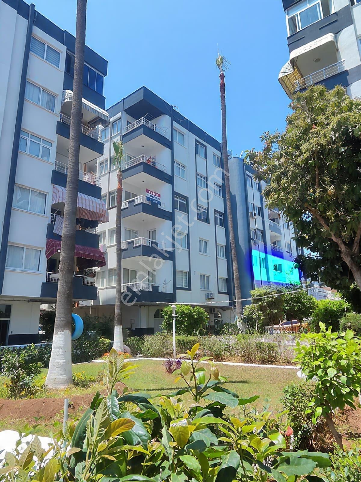 Thor'dan Kiralık Mezitli Martı Sitesi'nde Denize Komşu 3+1 Daire