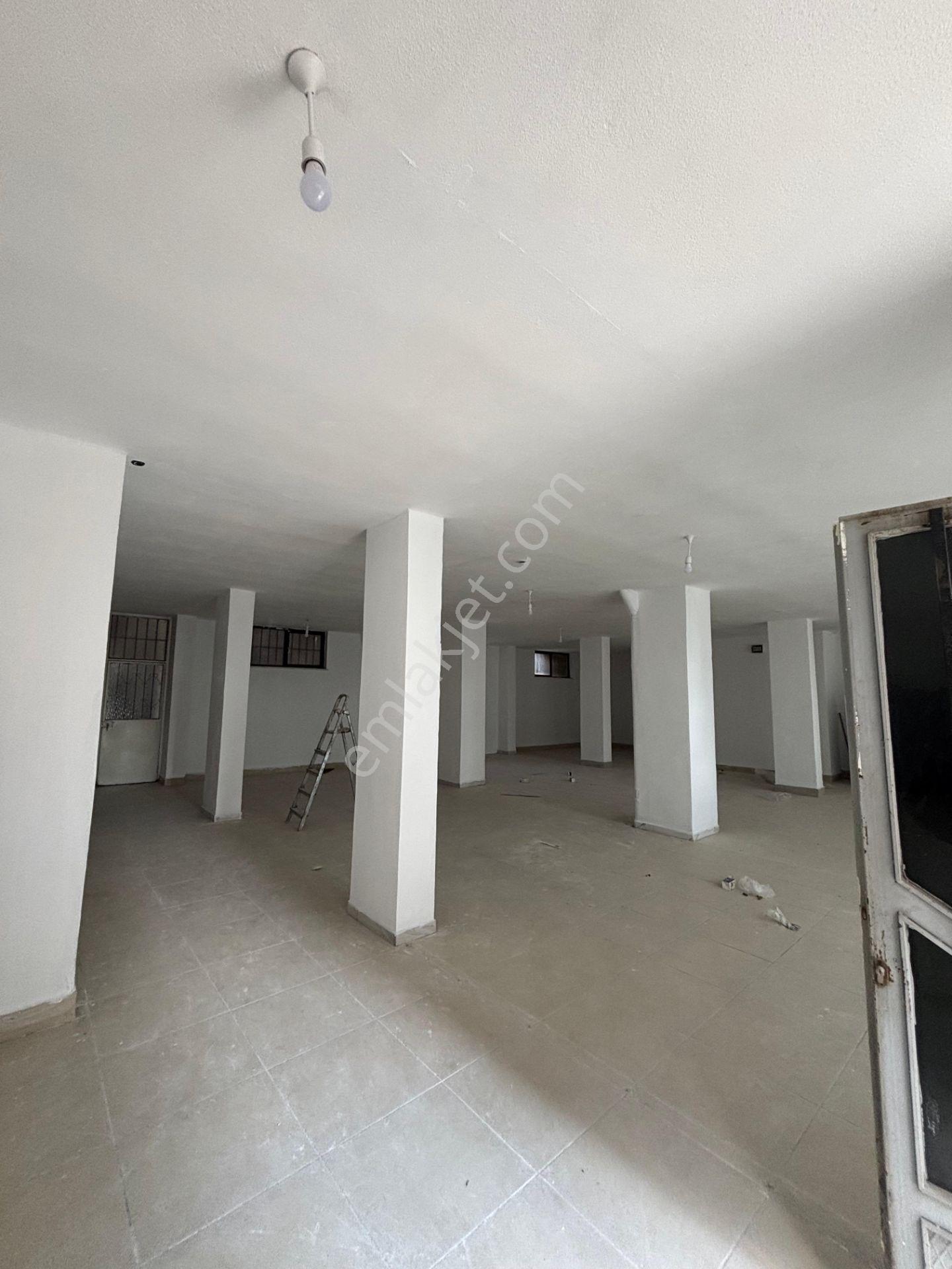Metroya Sadece 5 Dakika! Hacivat'ta 180 M² Kiralık Dükkan! - Görsel 2