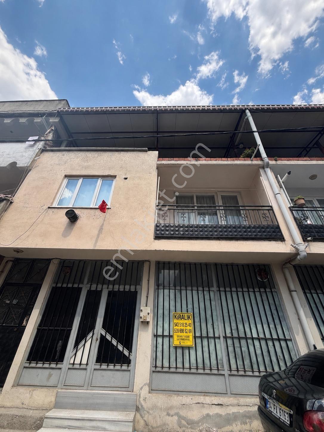 Metroya Sadece 5 Dakika! Hacivat'ta 180 M² Kiralık Dükkan!