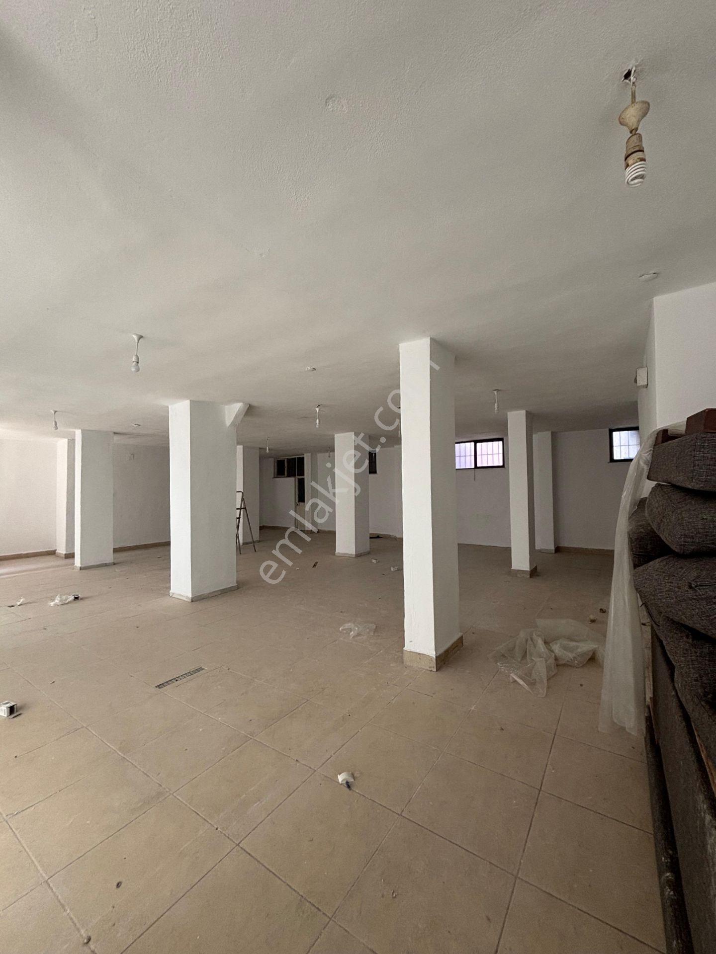 Metroya Sadece 5 Dakika! Hacivat'ta 180 M² Kiralık Dükkan! - Görsel 6
