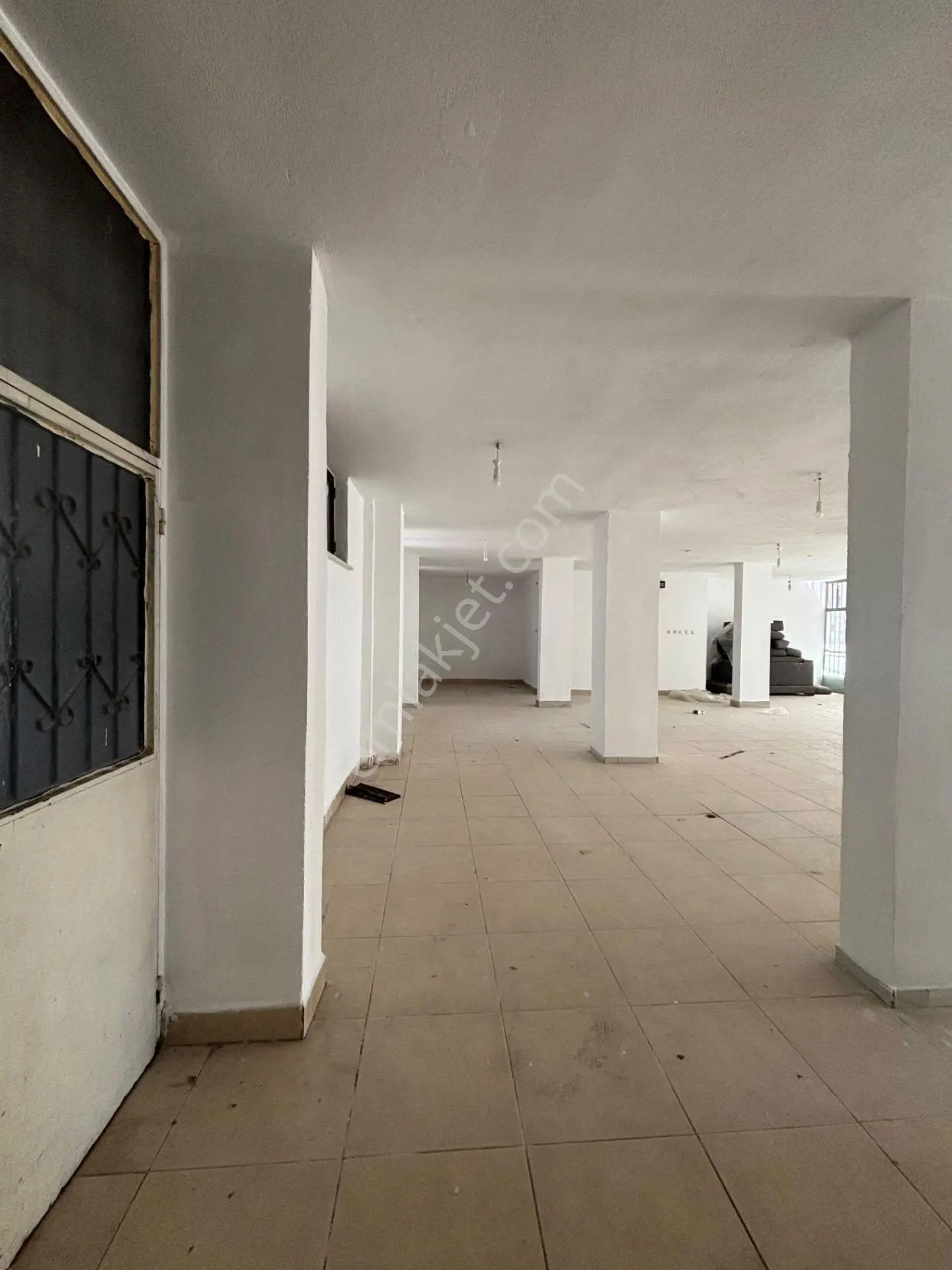 Metroya Sadece 5 Dakika! Hacivat'ta 180 M² Kiralık Dükkan! - Görsel 5