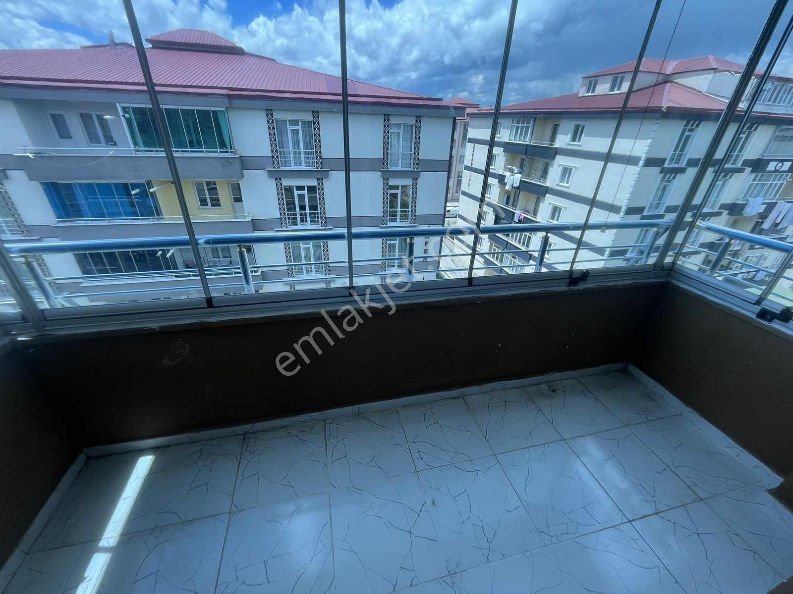 Kars Pusula Emlaktan Yenişehirde Kiralık Ultra Lüks 3+1 Daire - Görsel 9