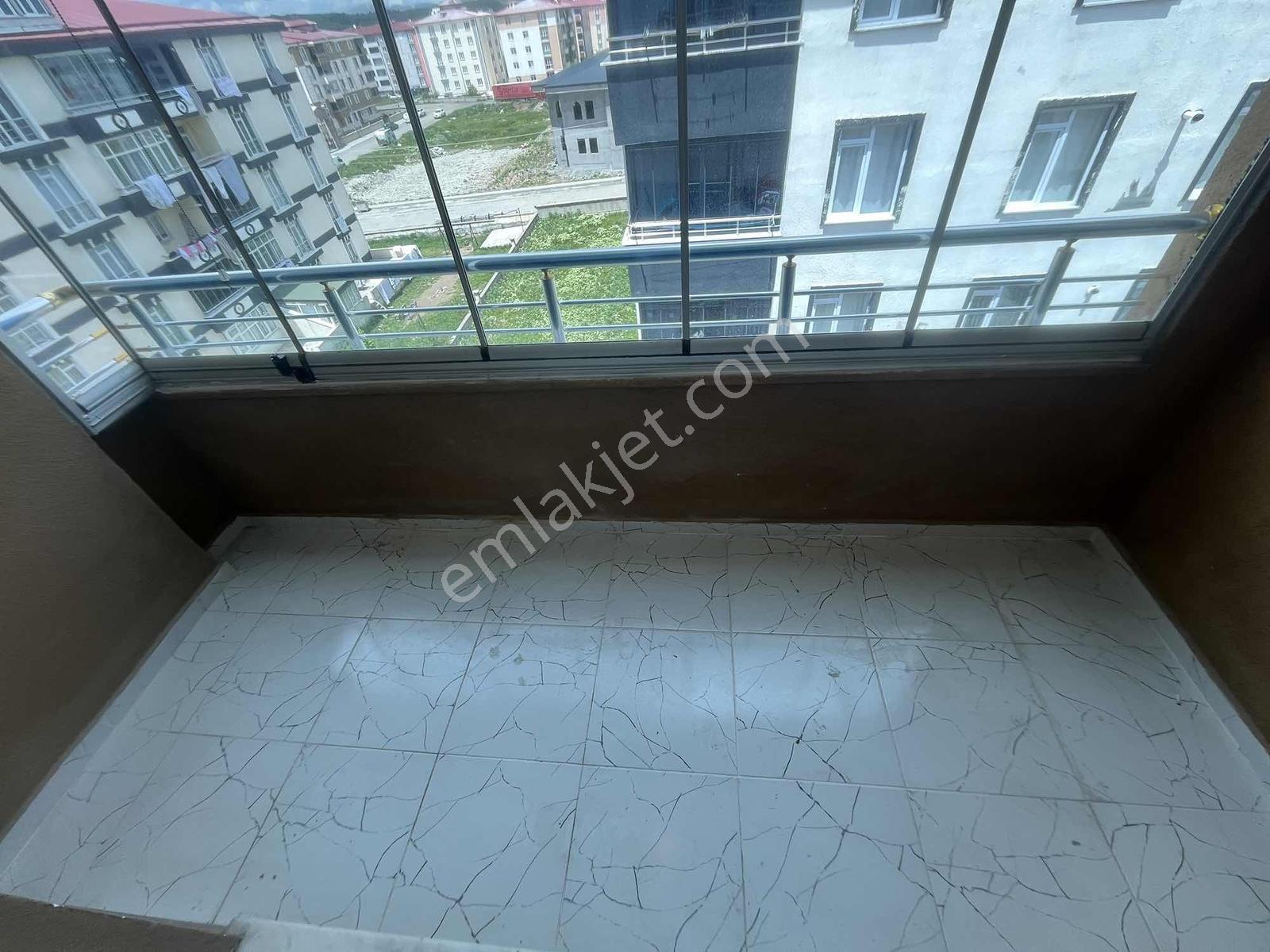 Kars Pusula Emlaktan Yenişehirde Kiralık Ultra Lüks 3+1 Daire - Görsel 5