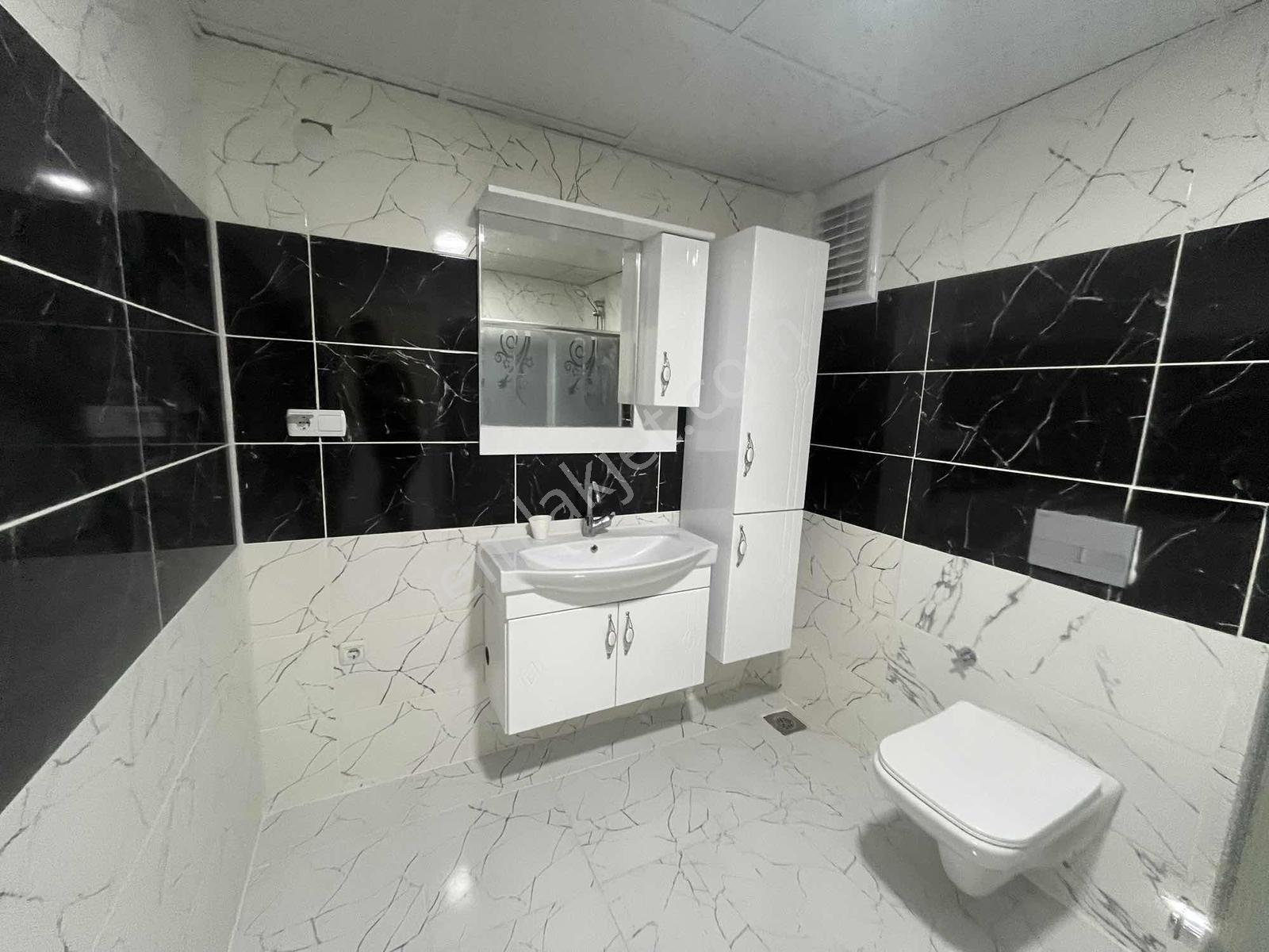 Kars Pusula Emlaktan Yenişehirde Kiralık Ultra Lüks 3+1 Daire - Görsel 3