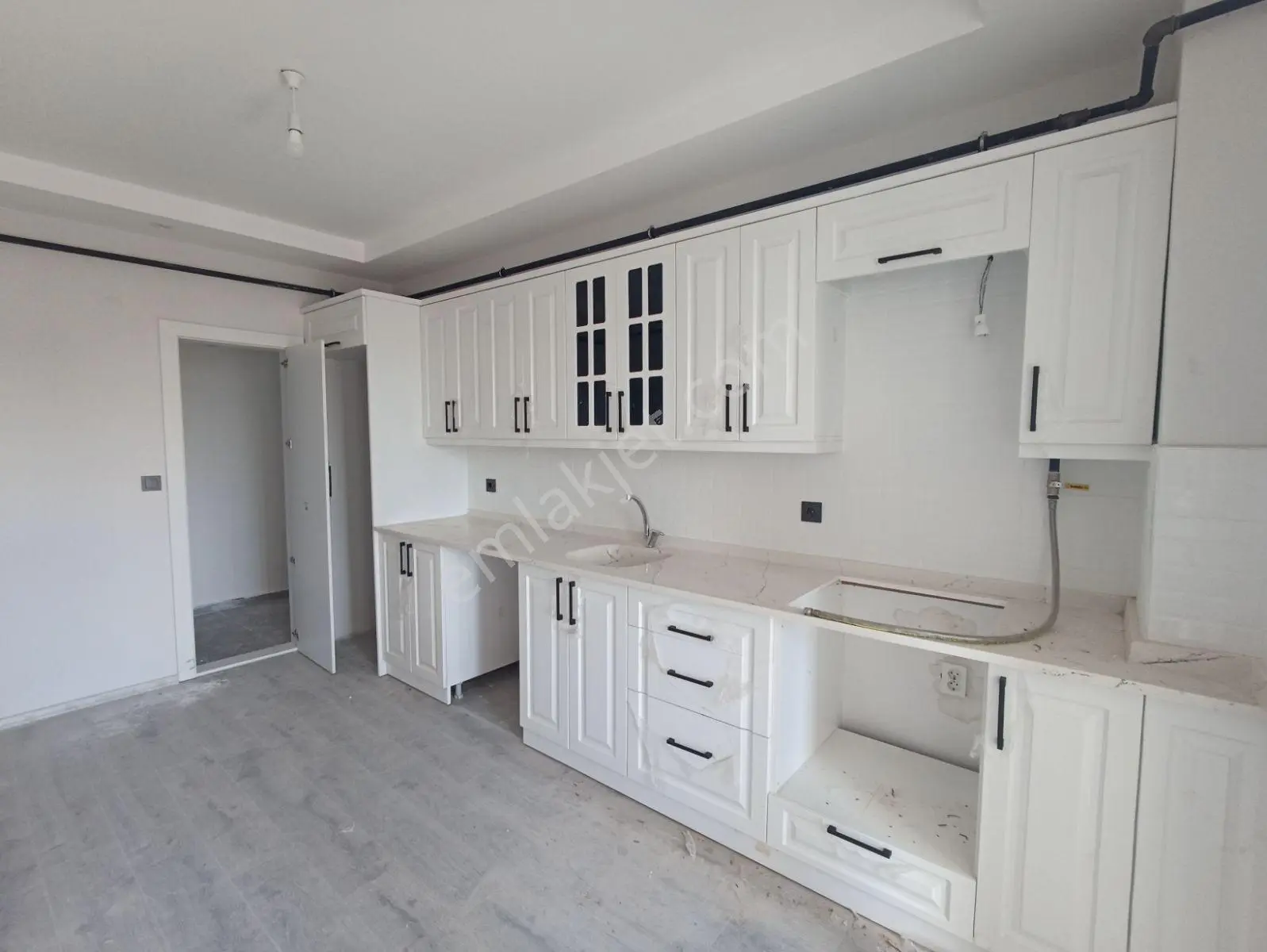 Edis Emlak'tan Kiralık Bafra Mevlanada 3+1 135 Metrekare Daire