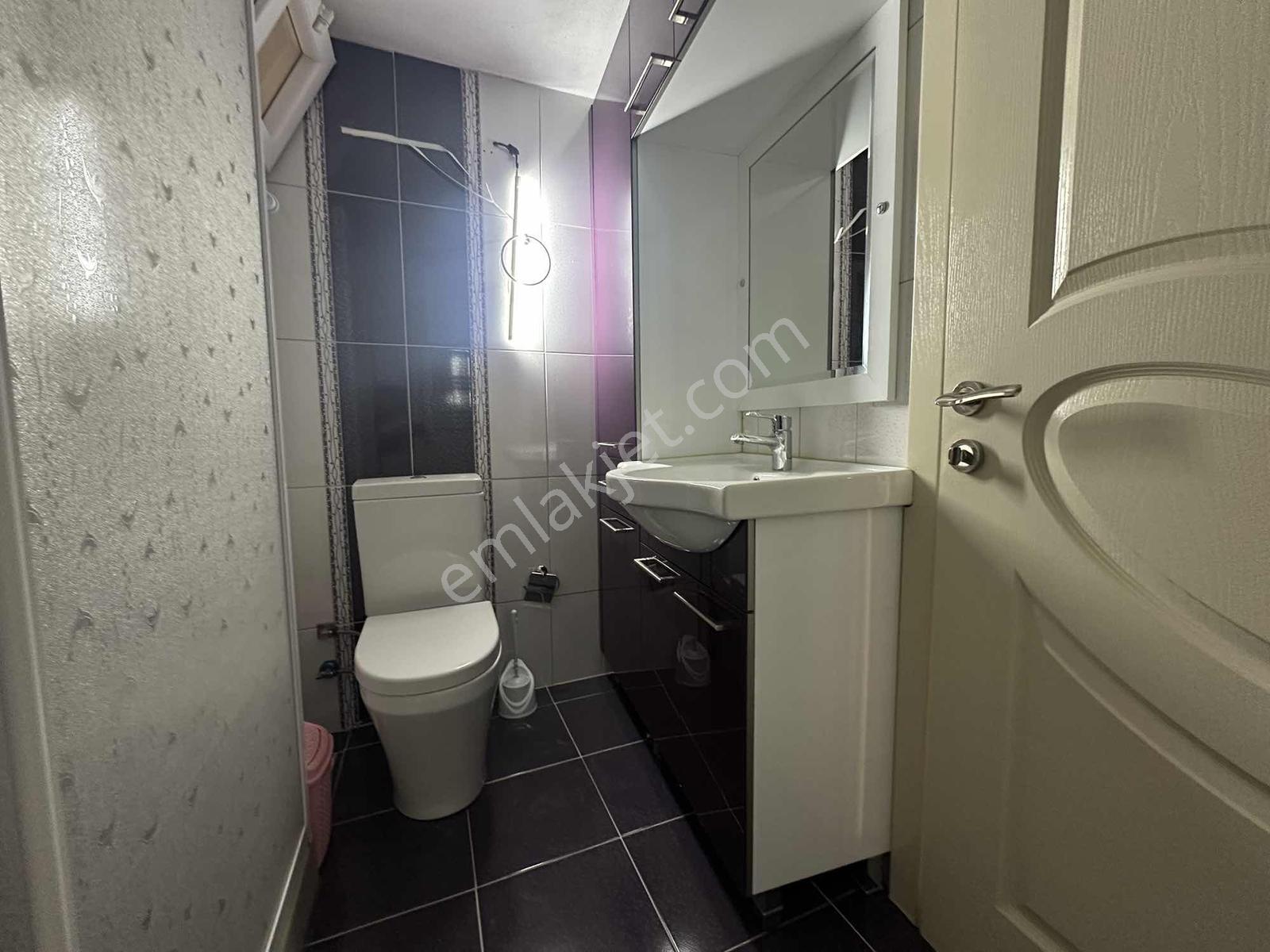 Merkezi Lokasyonda Kiralık 2+1 Kapalı Mutfak Çift Cephe Daire - Görsel 31