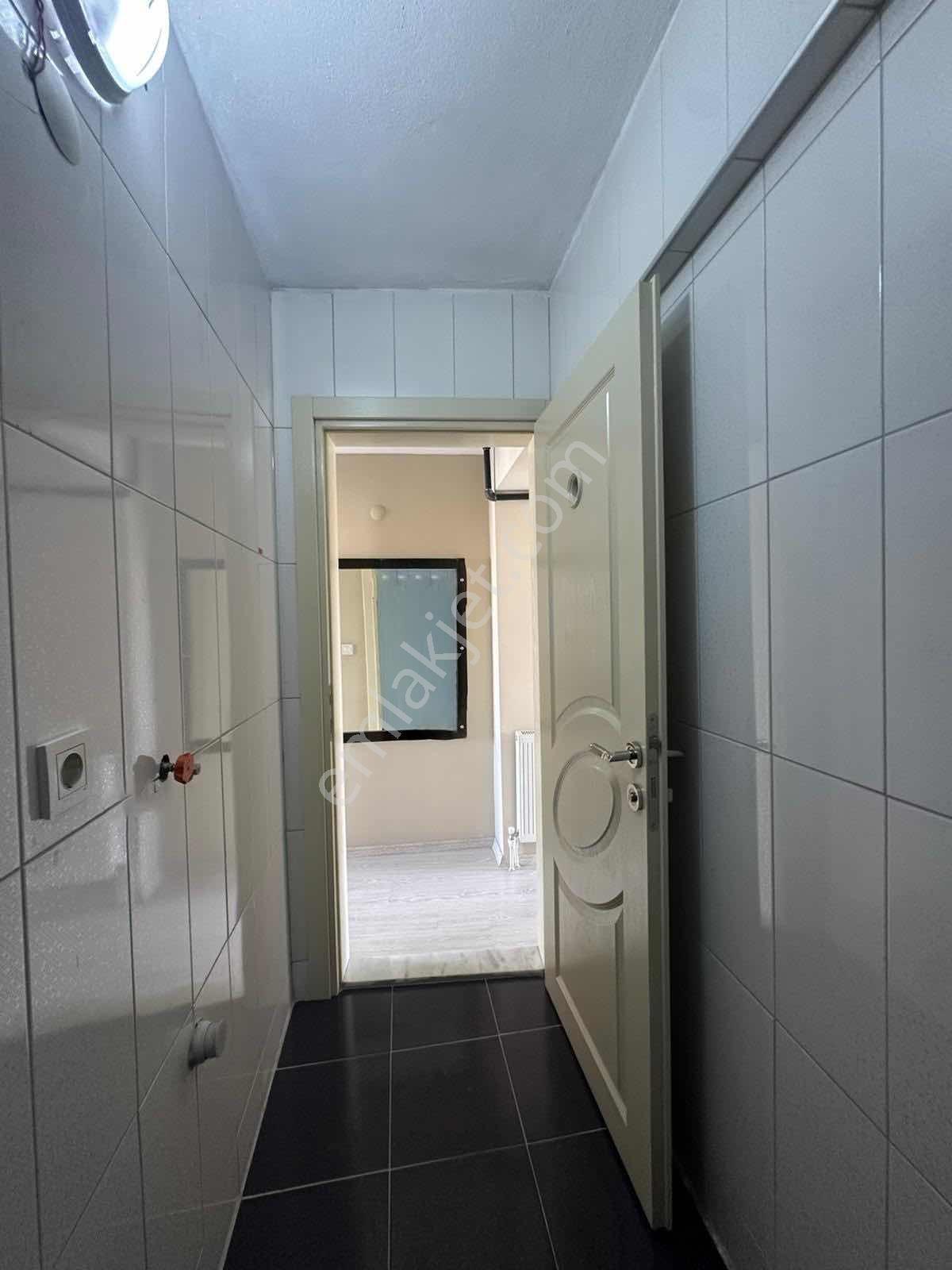 Merkezi Lokasyonda Kiralık 2+1 Kapalı Mutfak Çift Cephe Daire - Görsel 18