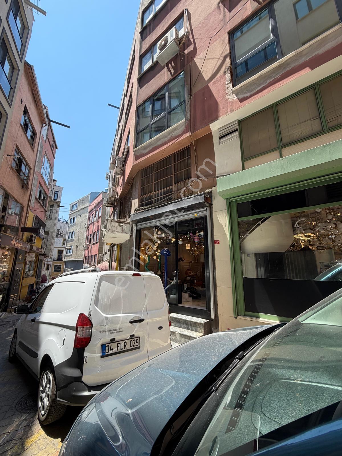Alban'dan Galata - Karaköy Hattında Fırsat Satılık Ticari Dükkan - Görsel 11