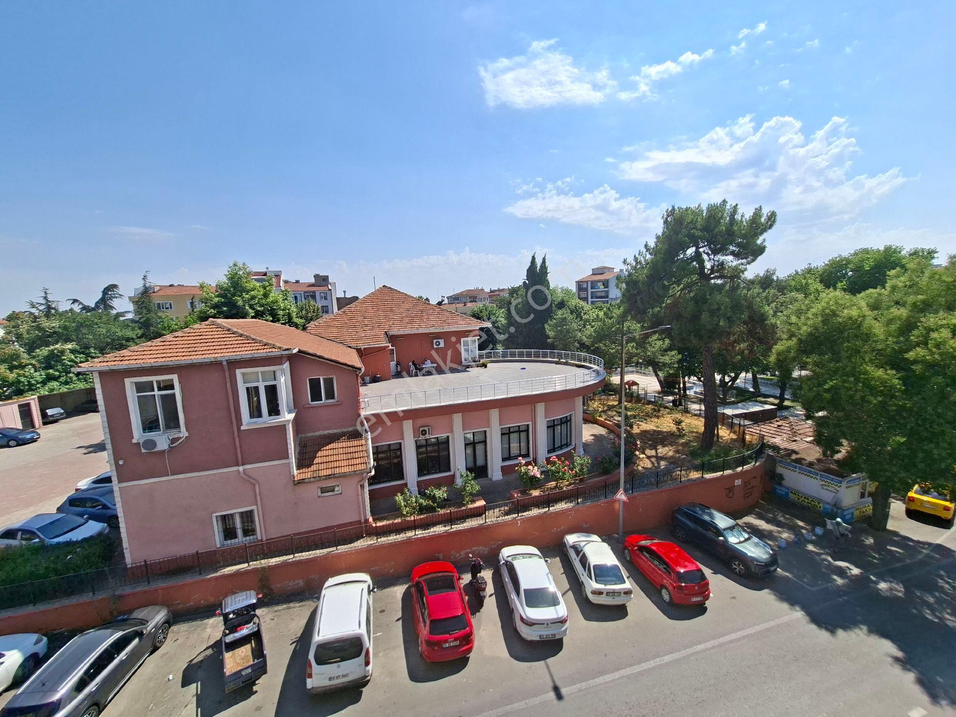 B&u Gayrimenkul'den Çarşıya 200m Mesafede 3+1 Kiralık Daire - Görsel 14