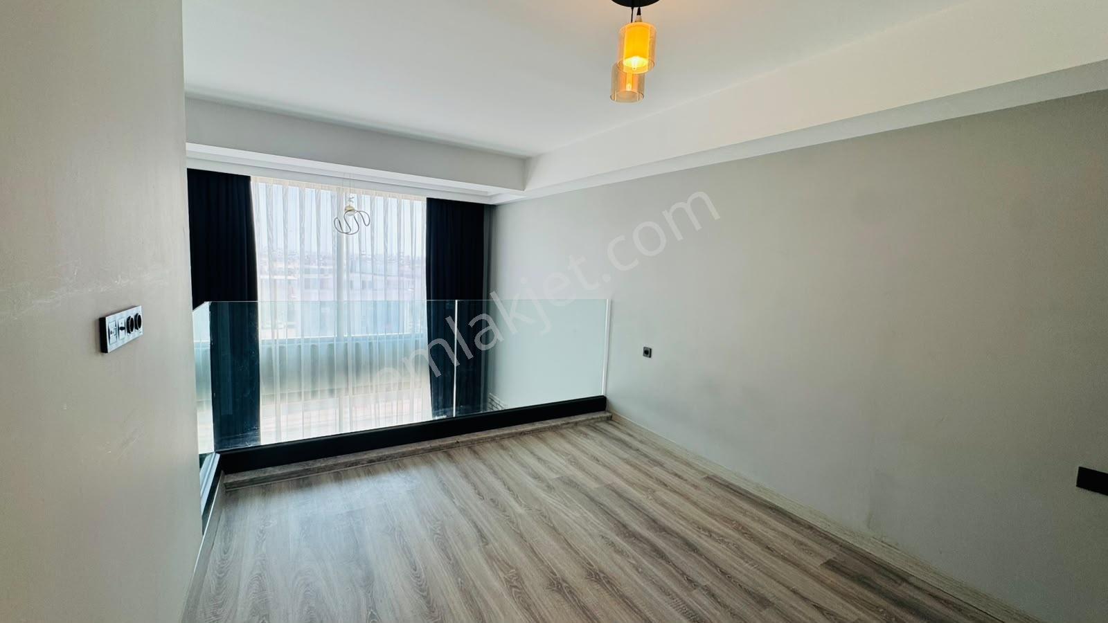Yeni Emek Vivaloft Sitesi'nde 1+1 Cadde Üzeri Kiralık Daire - Görsel 8