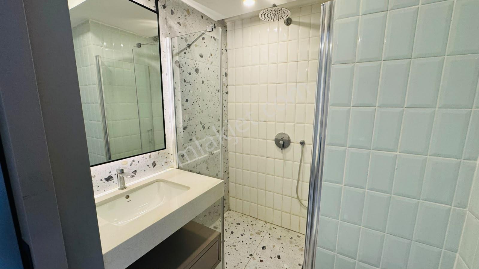 Yeni Emek Vivaloft Sitesi'nde 1+1 Cadde Üzeri Kiralık Daire - Görsel 2
