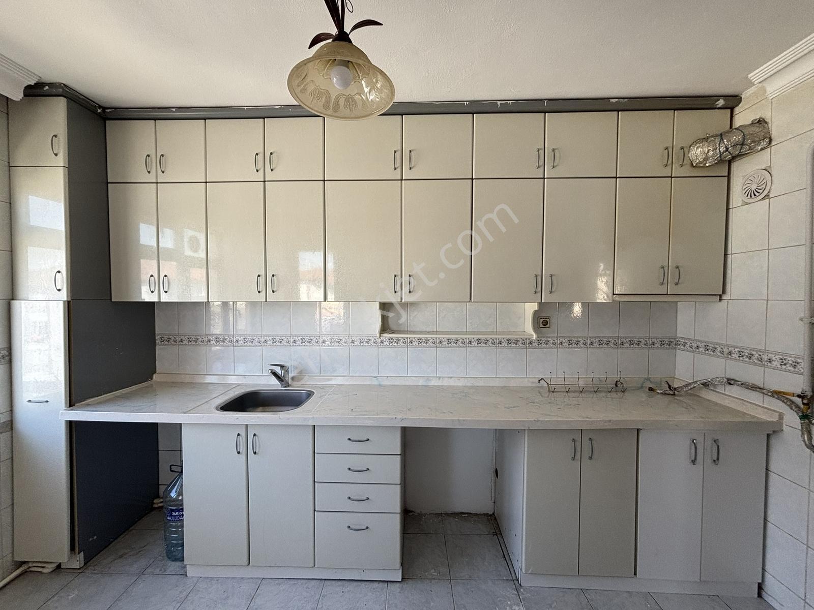 Zenith Real Estate Plevne Mh. Eser Cd. Kiralık 3+1 Daire - Görsel 16