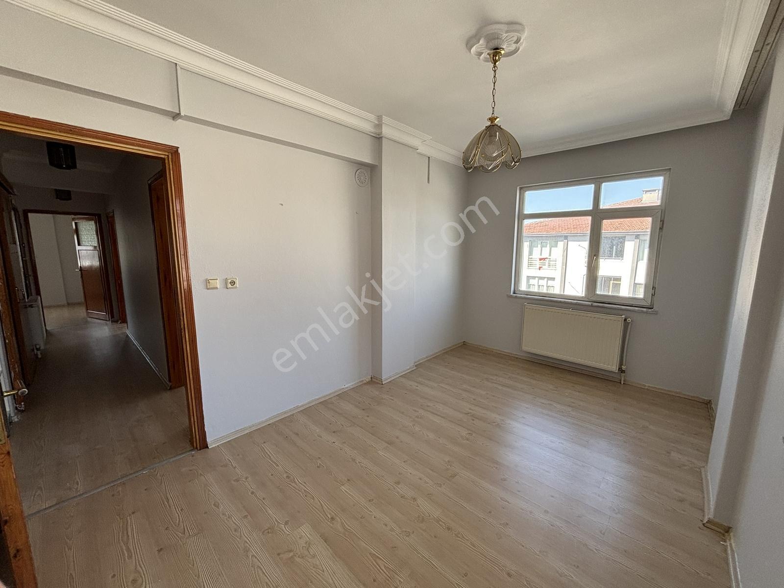 Zenith Real Estate Plevne Mh. Eser Cd. Kiralık 3+1 Daire - Görsel 3