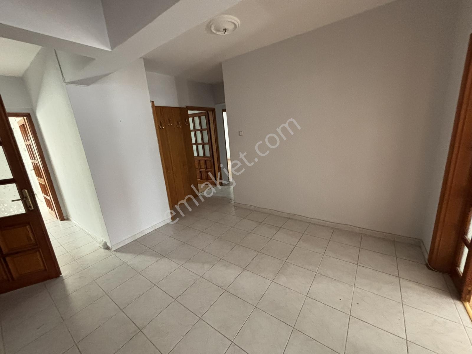Zenith Real Estate'den Atatürk Mh. Kiralık Ara Kat 3+1 Daire - Görsel 4