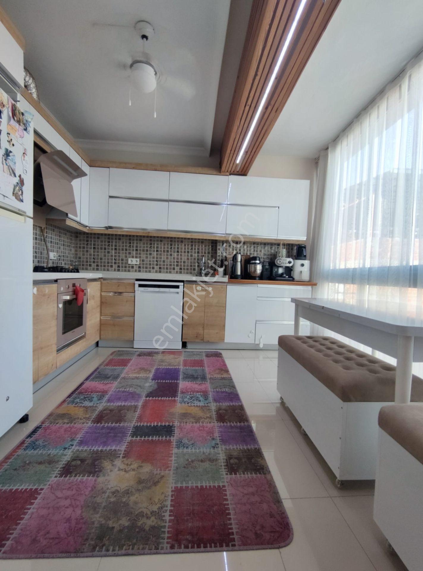 Örnekköy'de Harika Konumda Medicalpoint Yanı! Çevreyolu Ve Y.girne'ye Komşu Fırsat 2+1 Satılık Daire