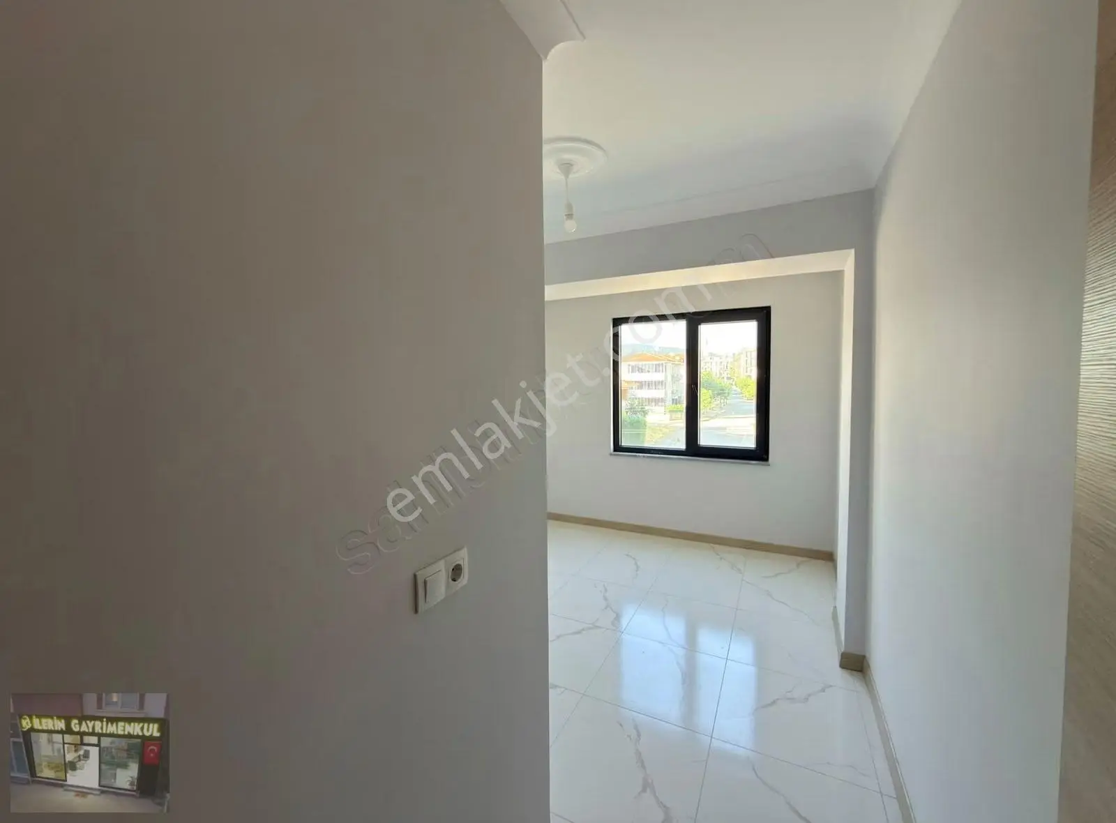 İlerin Gayrimenkul'den Migrosun Altında Eşyalı 1+1 Kiralık Daire - Görsel 3