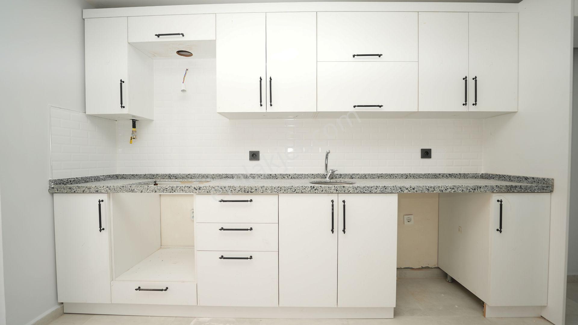 C21 Cius;perşembe Pazarı Civarı Asansörlü Sıfır Binada 3+1 Daire - Görsel 8