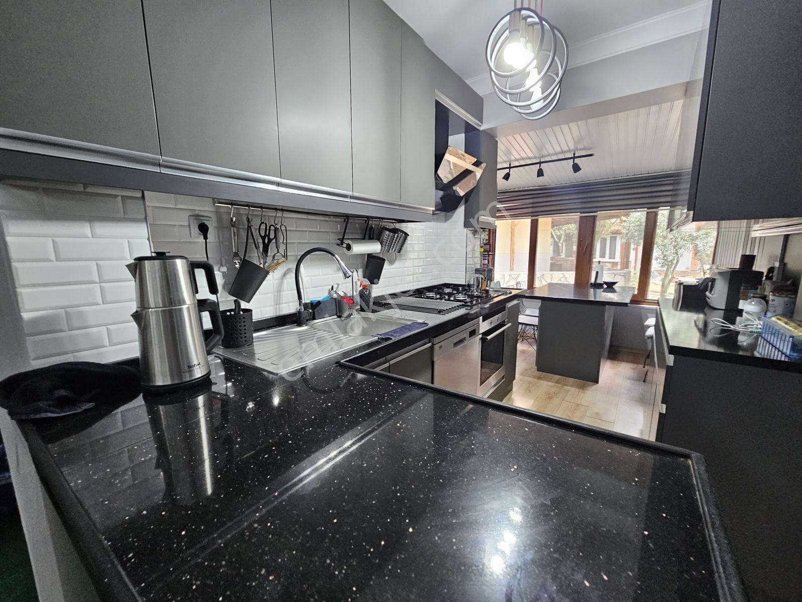 Onmax İskelede 4+1 210 M2 Geniş Bahçeli Yenilenmiş Lüks Villa - Görsel 4