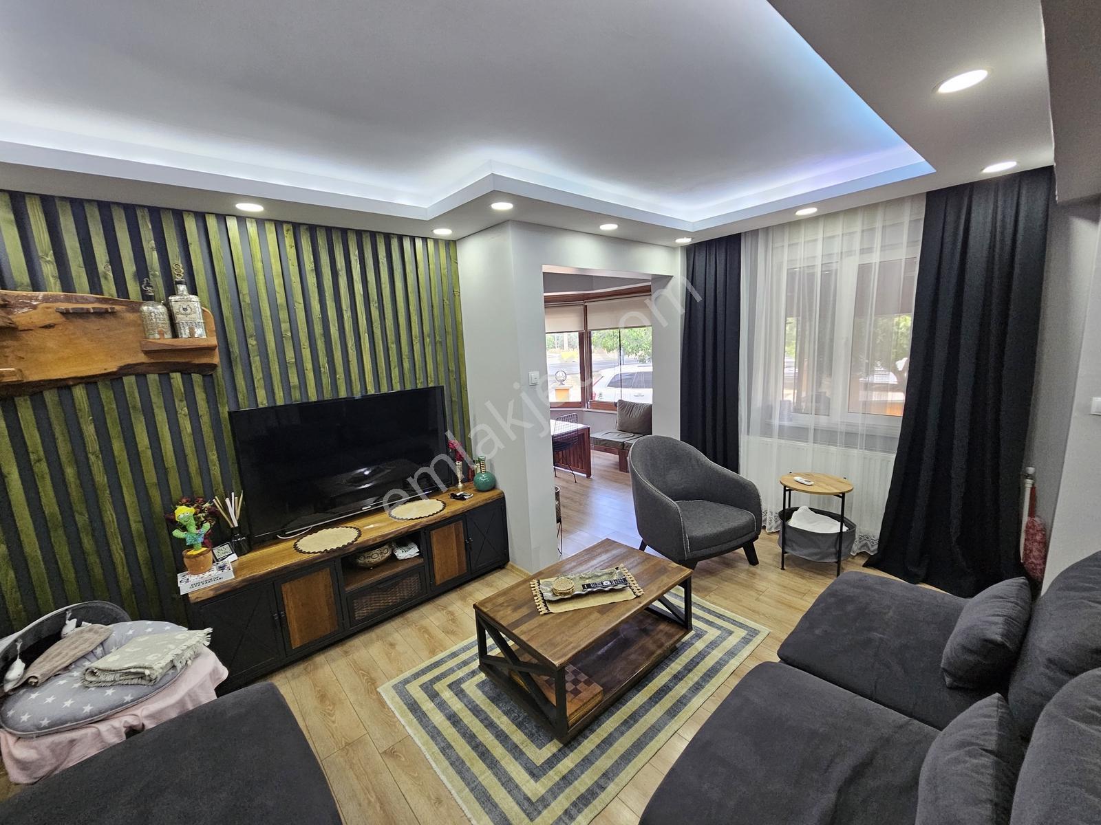 Onmax İskelede 4+1 210 M2 Geniş Bahçeli Yenilenmiş Lüks Villa - Görsel 16