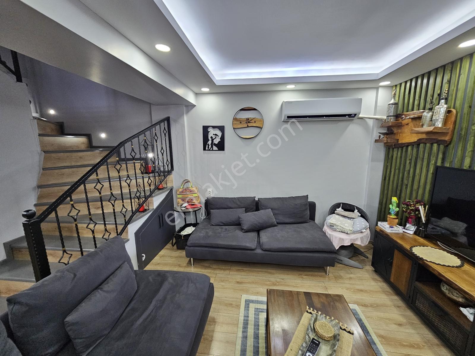 Onmax İskelede 4+1 210 M2 Geniş Bahçeli Yenilenmiş Lüks Villa - Görsel 15