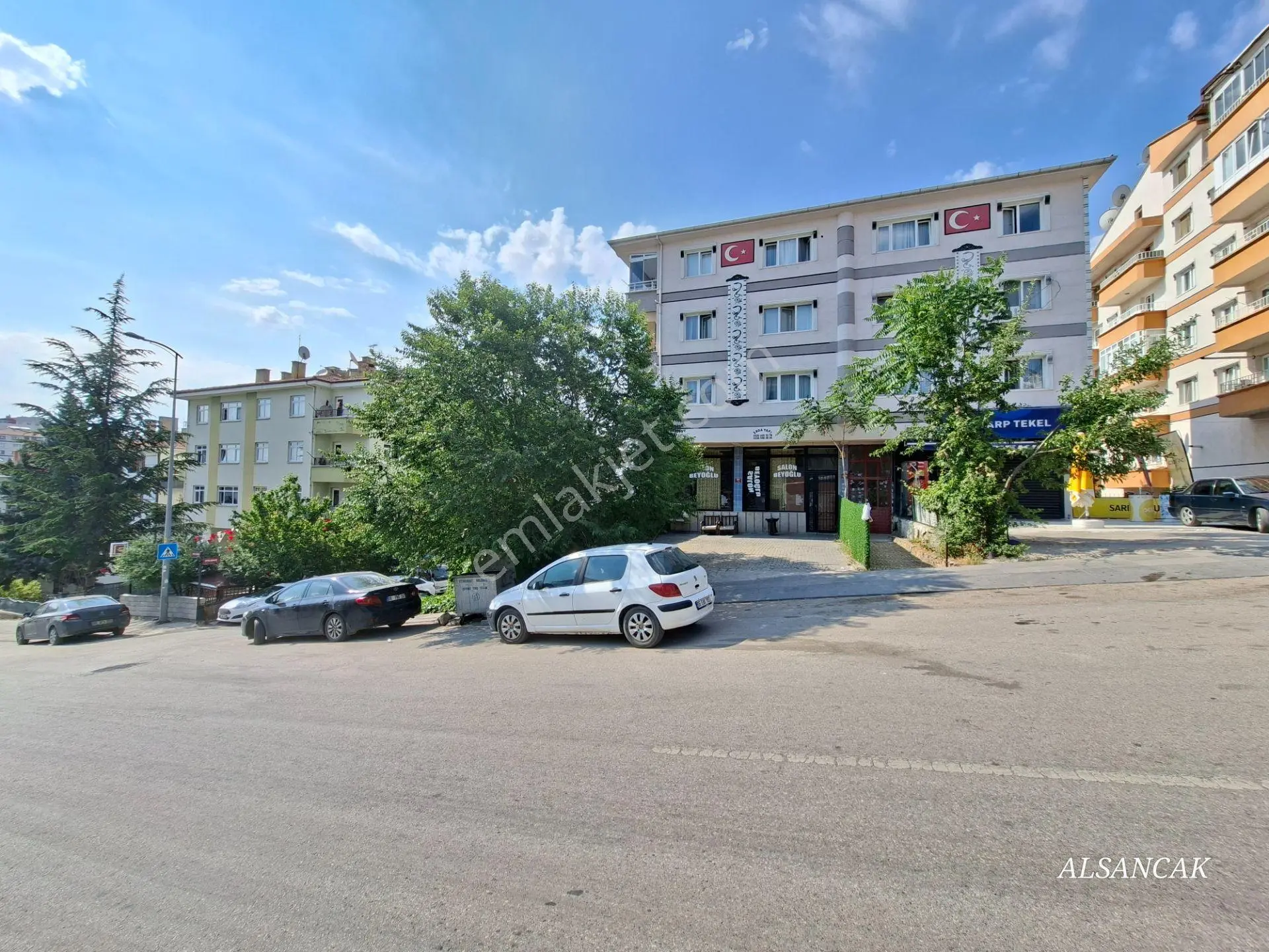 Emirlerde Cadde Üzeri Köşe Satılık Dükkan Yatırıma Uygun - Görsel 2