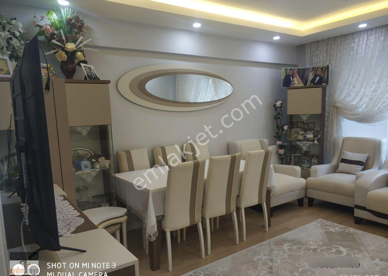 Kumlubel'de Satılık 3+1 Asansörlü Balkonlu Daire