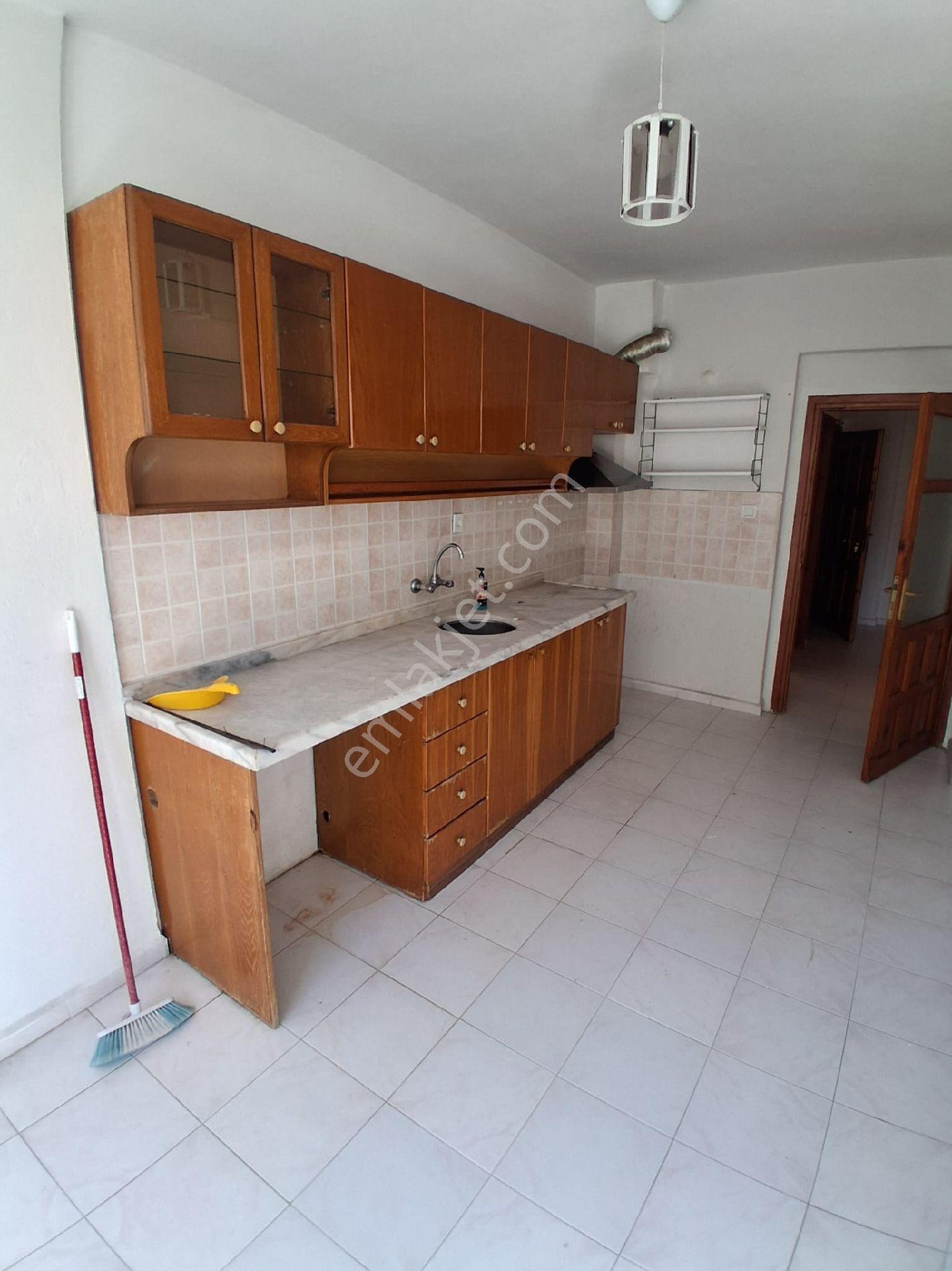 Güllerpinari Mah Adliye Ve Sağlık Ocağına Yakın 3+1 Boş Kiralık Daire. - Görsel 4