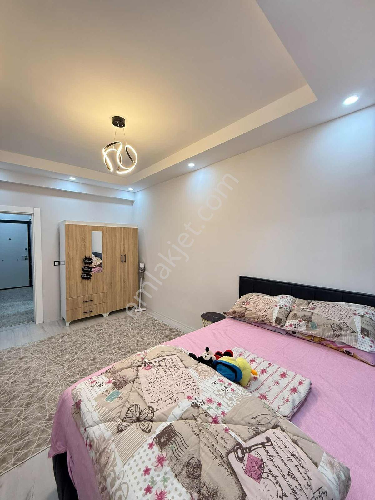 Akkul Emlak'tan Hastane Arkası Full Eşyalı 1+1 Geniş Daire - Görsel 3