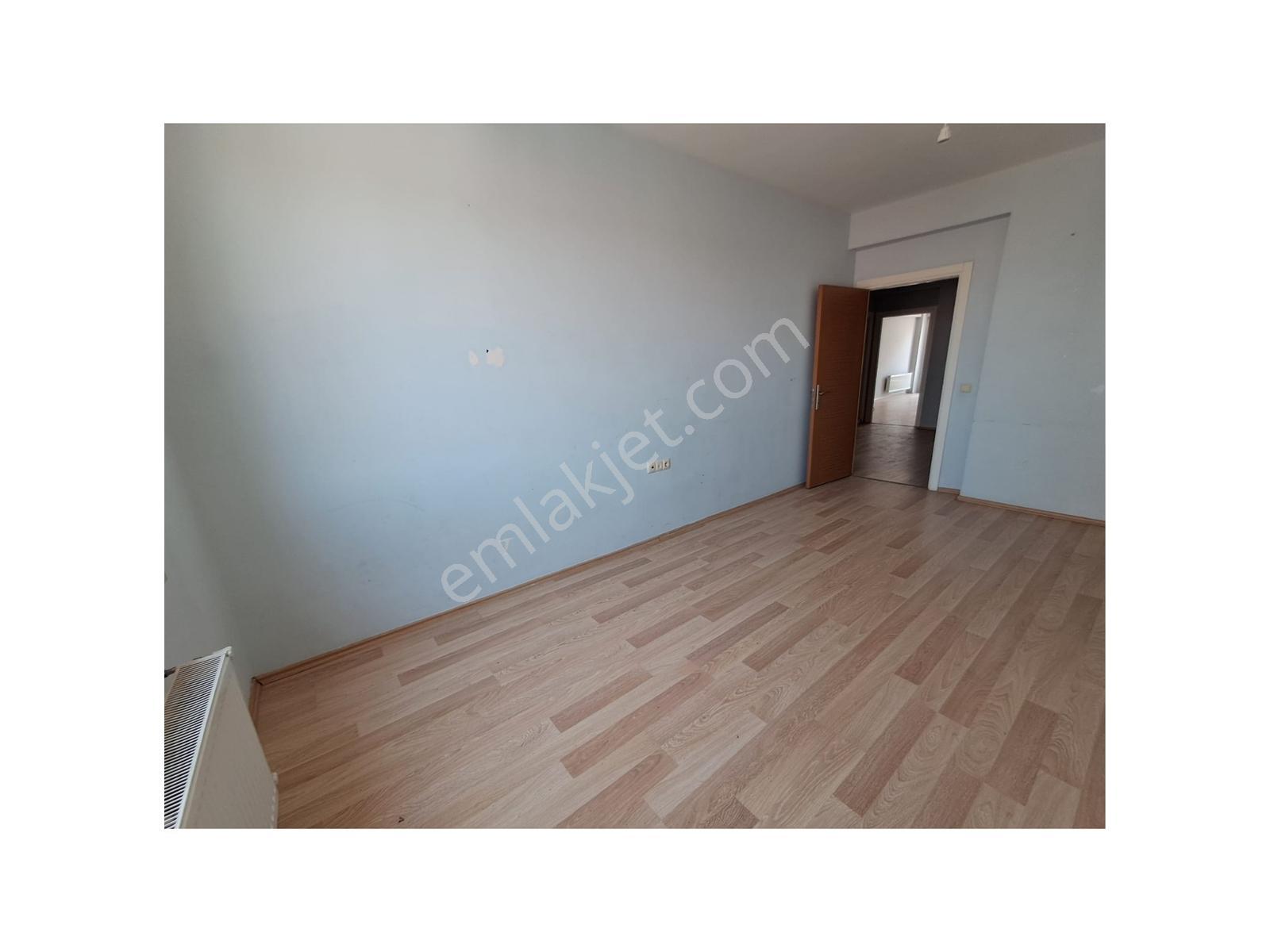 Büyükdere Mahallesinde Ara Kat Geniş 2+1 Satılık - Görsel 23