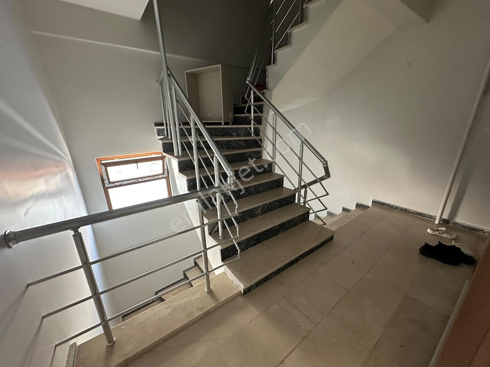 Serdivan Çark Caddesinde Kiralık 2+1 Yeni Daire - Görsel 13