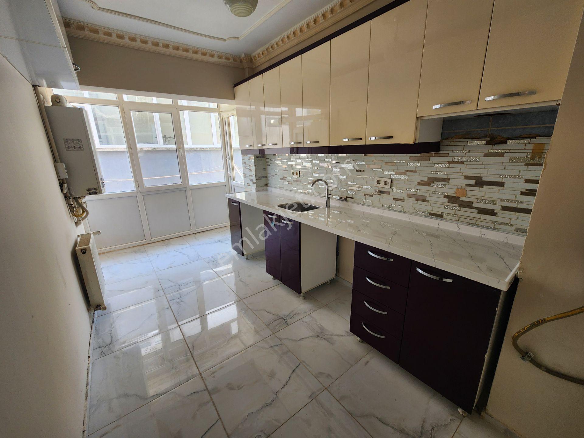 Etlik Şehir Hastanesi Yürüme Mesafesi 1. Katta 3+1 Bağımsız Boyalı Kiralık Daire