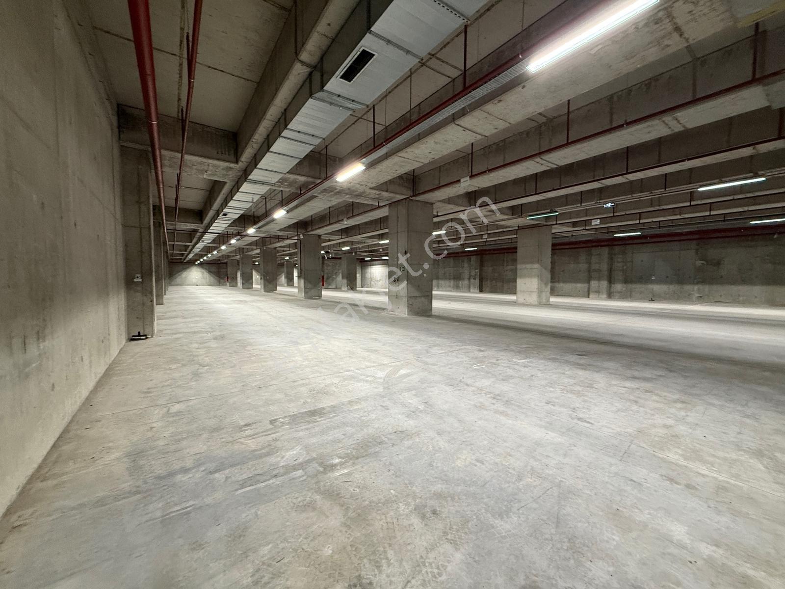 Esenyurt Akçaburgaz'da 2.500m2 Zemine Basan Kiralık Depo - Görsel 9