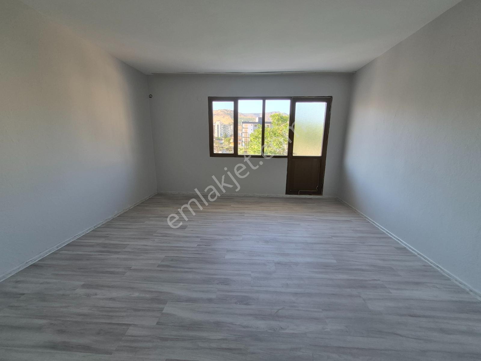 Karşıyaka Örnekköyde 3+1 Boş Kiralık Daire Kanıt Emlaktan - Görsel 9
